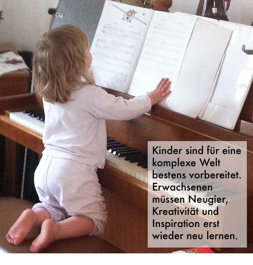 Kind am Klavier